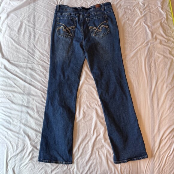 Wallflower Luscious Curvy Fit Bootcut Size 14 Plus Long EUC - Picture 6 of 8